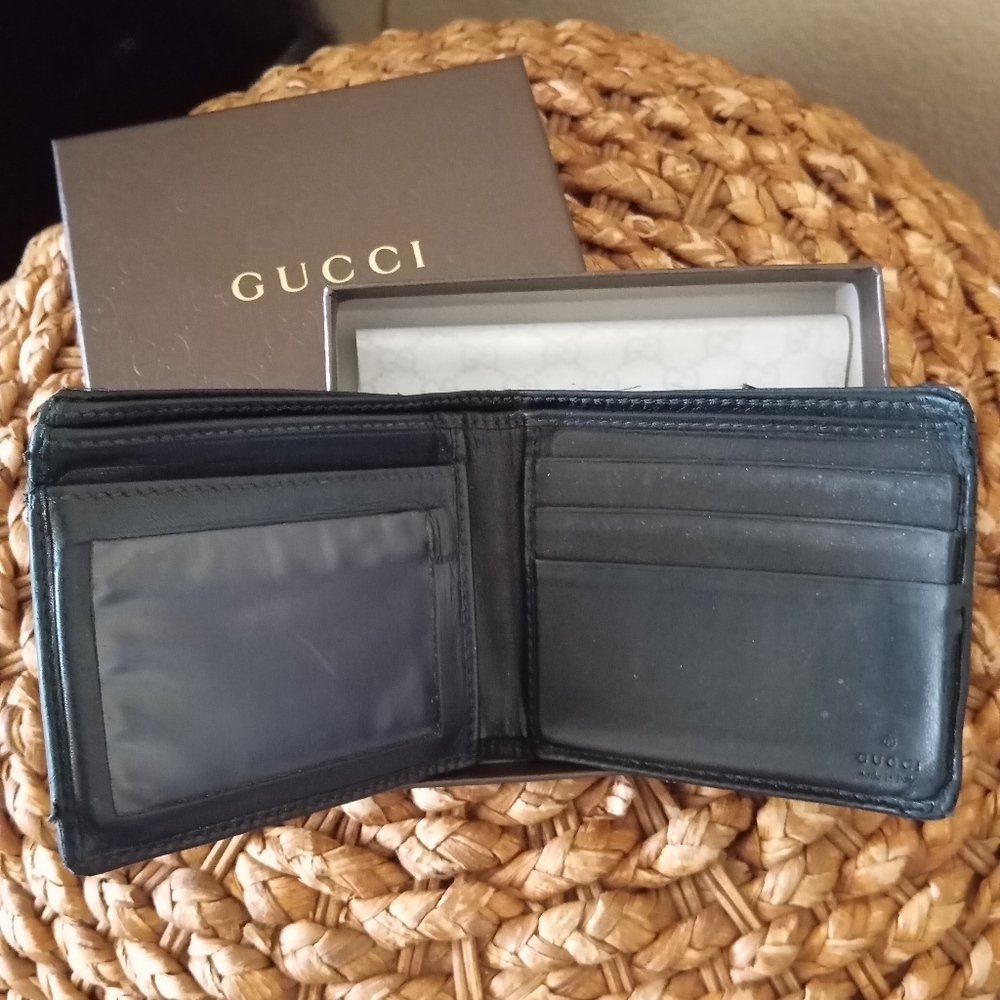 Authentic Gucci Wallet - Picture 5 of 5